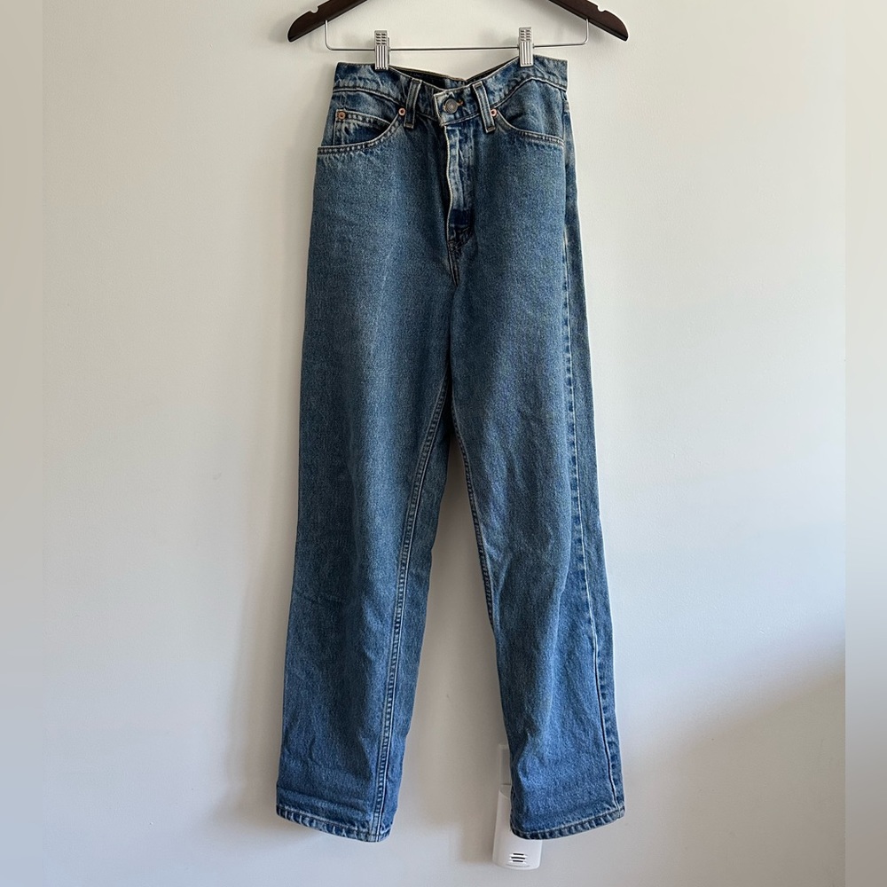 Vintage Levi’s (1996) straight cut size 6 Medium